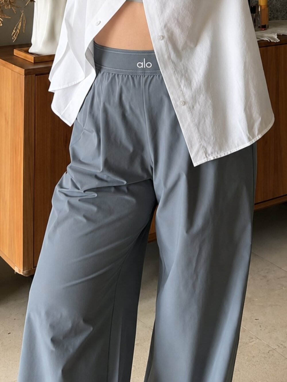 👉 NWT Alo Yoga Suit Up Pants Steel Grey Wide Leg Trousers 30" Inseam😝 - Picture 8 of 8
